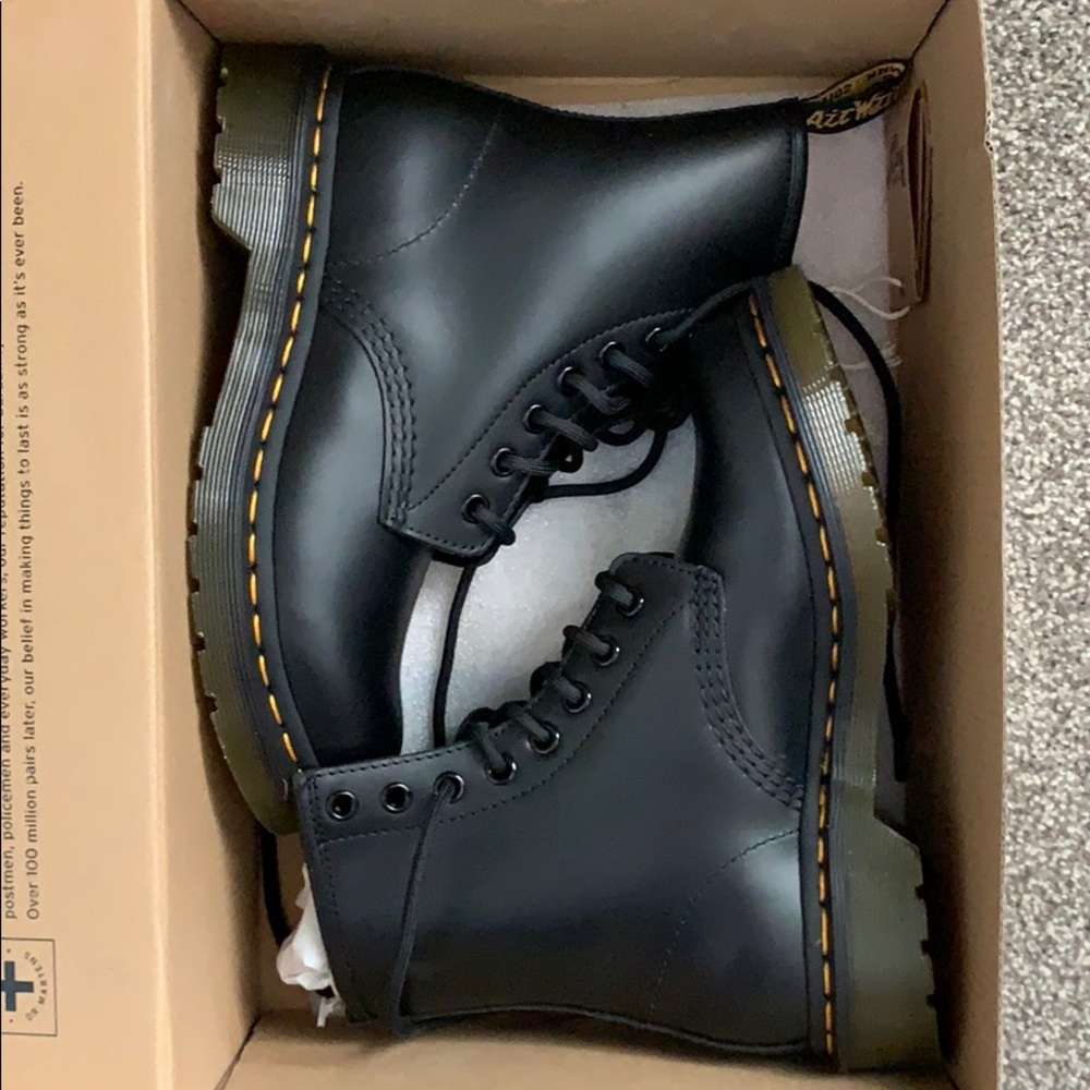 Dr. Martens original black